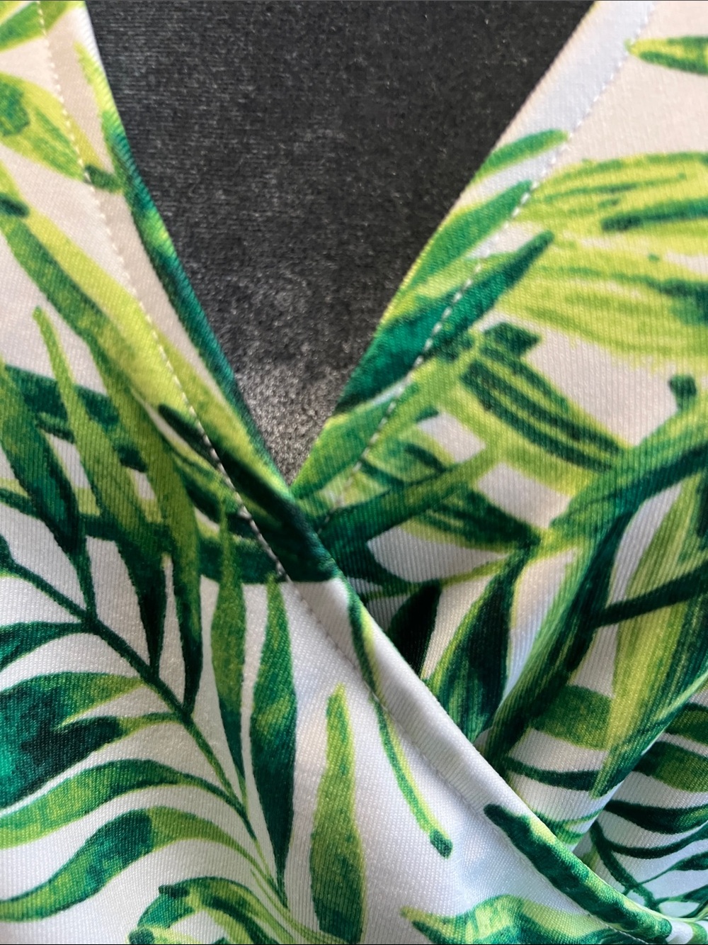 Marc New York White and Green Leaf Print Sleeveless Wrap Top - Picture 7 of 10